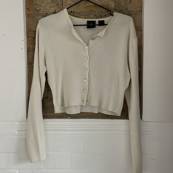 White Vintage Cropped Knit - Picture 5 of 7